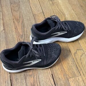 Brooks Women’s Black and White Athletic Shoes
